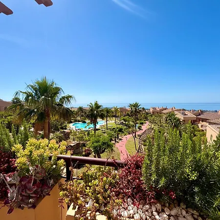 Cifuentes Horizon Sea View Penthouse With Gibraltar Views Apartmán *