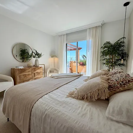 Cifuentes Horizon Sea View Penthouse With Gibraltar Views Apartmán *