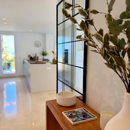 Cifuentes Horizon Sea View Penthouse With Gibraltar Views Apartmán *